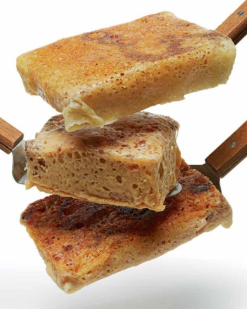 Frico pizza slices