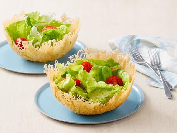 Frico salad bowls