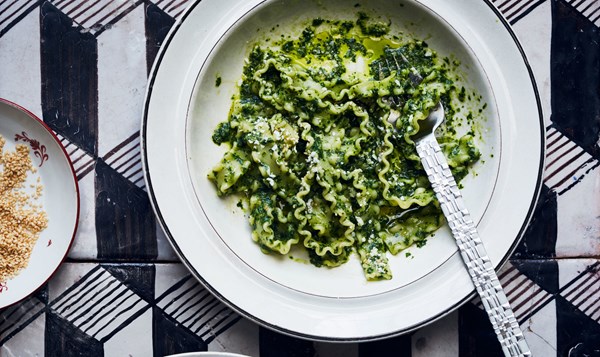 Fridge-dive pesto pasta