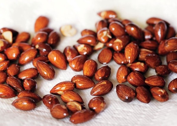 Fried almonds