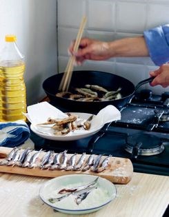 Fried anchovies (Hamsi tava)