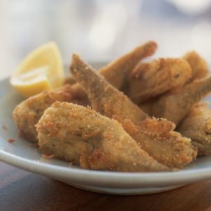 Fried artichokes with lemon