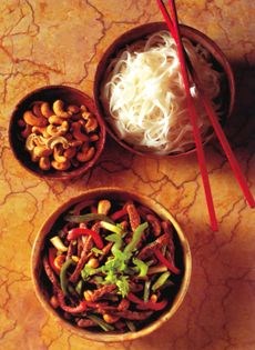 Fried beef with cashew nuts