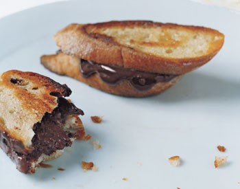 Fried bittersweet chocolate bread