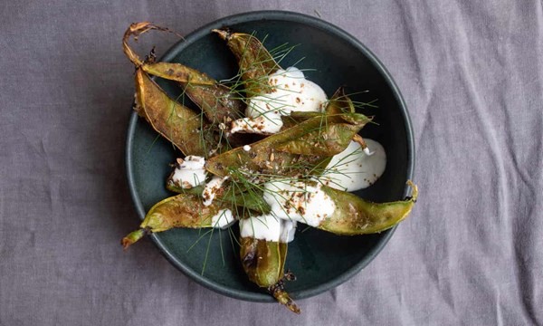 Fried broad bean pods