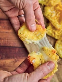 Fried caciotta di pecora (Cacio fritto di nonna)