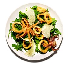 Fried calamari salad
