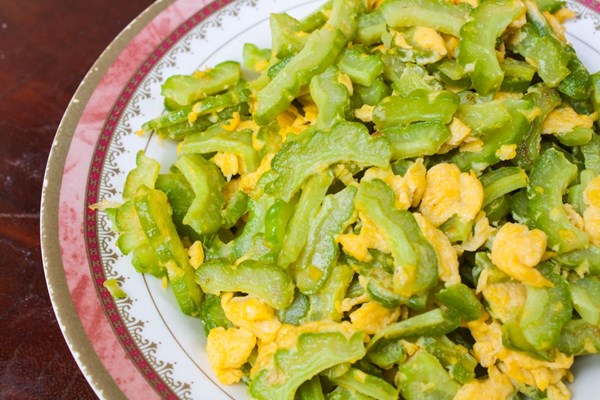 Fried chayote squash (Chayotes fritos)
