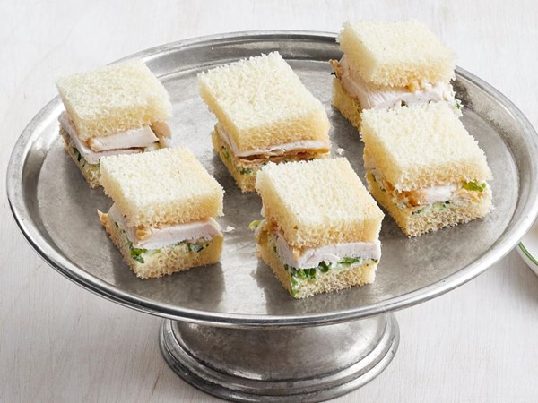 Fried chicken with basil tea sandwiches