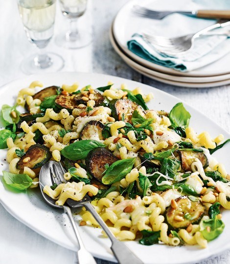 Fried courgette, cheese and spinach pasta