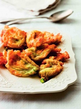 Fried courgette flowers