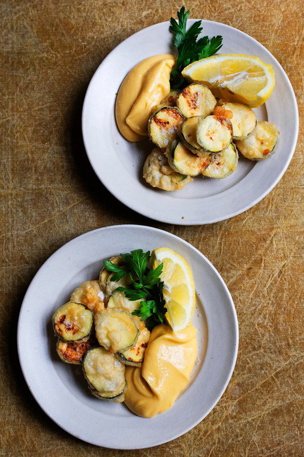 Fried courgettes with garlic mayonnaise