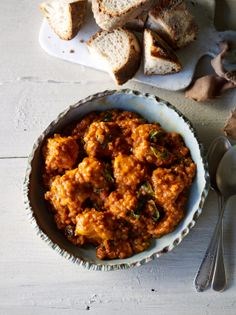 Fried eel with tomato (Anguilla alla gardesana)