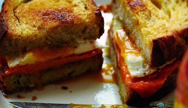 Fried egg sandwich