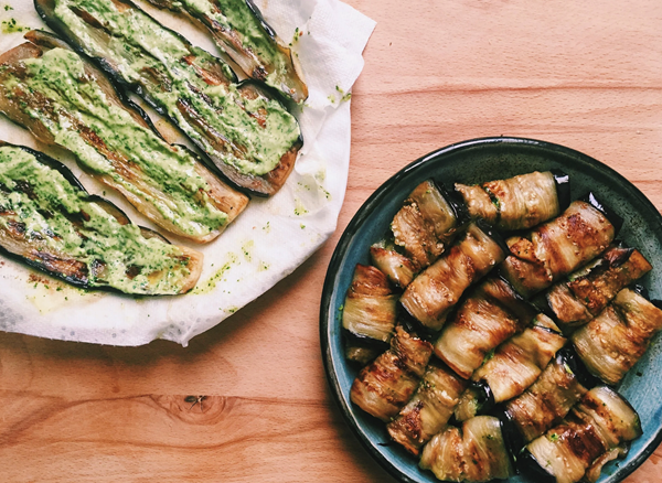 Fried eggplant rolls (Badrijani)