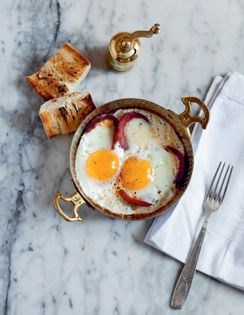 Fried eggs and sucuk (Sucuklu yumurta)