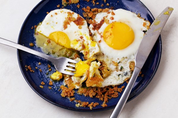 Fried eggs in bread crumbs