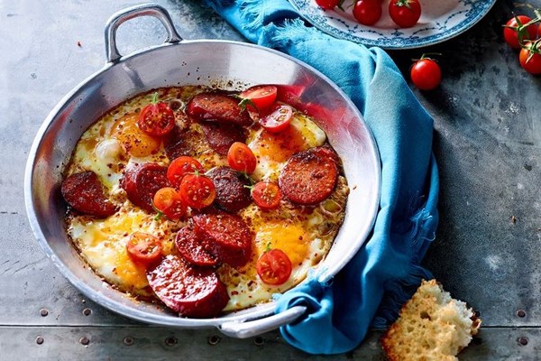 Fried eggs with sucuk