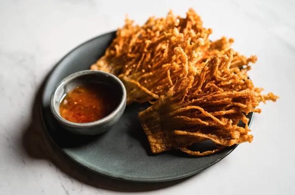 Fried enoki mushrooms