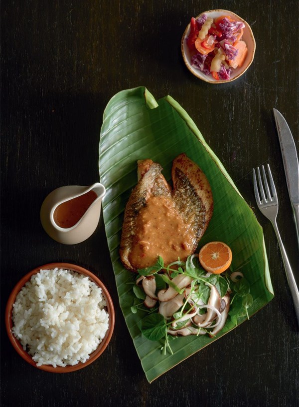 Fried fillet of John Dory with pickles & spicy soybean glaze (Pritong isda)