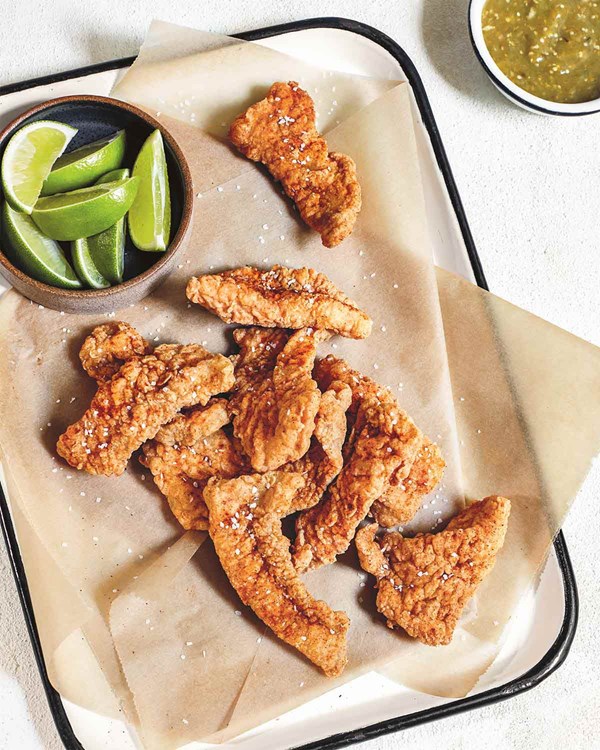 Fried fish crusted with masa [tomatillo salsa verde]
