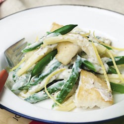 Fried fish, green bean and pasta salad