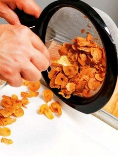 Fried garlic chips