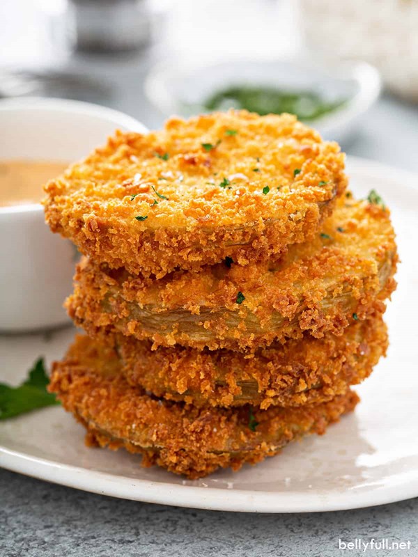 Fried green tomatoes [remoulade sauce]