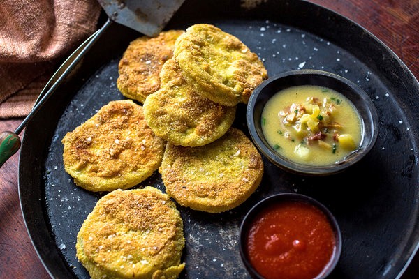 Fried green tomatoes with bacon rémoulade