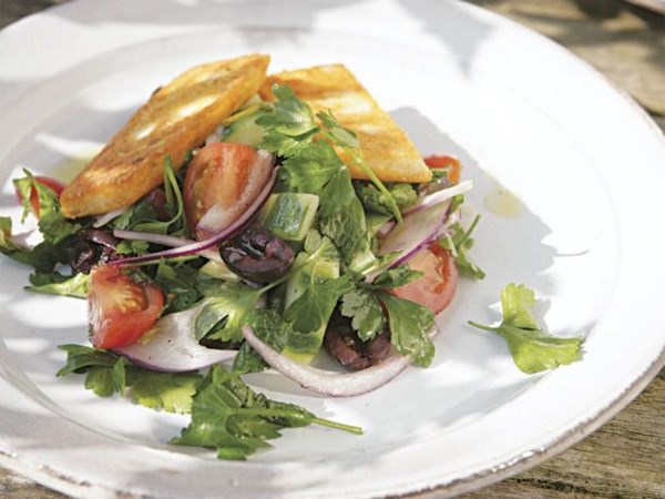 Fried halloumi salad