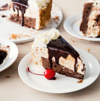 "Fried" ice cream cake