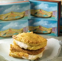 Fried mozzarella toasts (Mozzarella in carrozza)