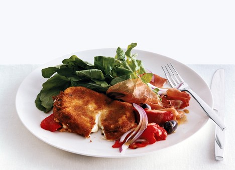 Fried mozzarella with arugula and prosciutto