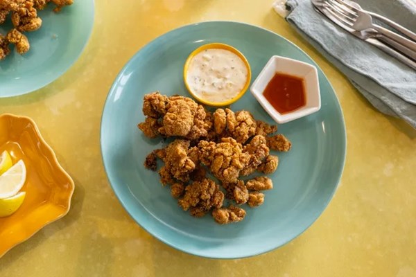 Fried oysters with spiced tartar sauce
