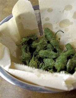 Fried Padrón peppers (Pimientos de Padrón)