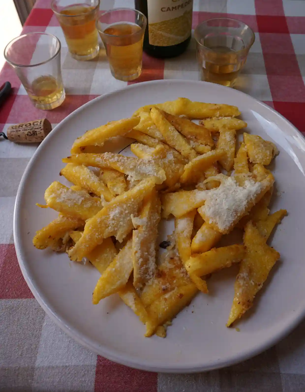 Fried polenta with cheese