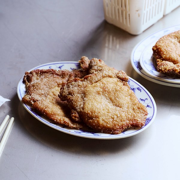 Fried pork chop (Zha pai gu/Tsinn ti pai)