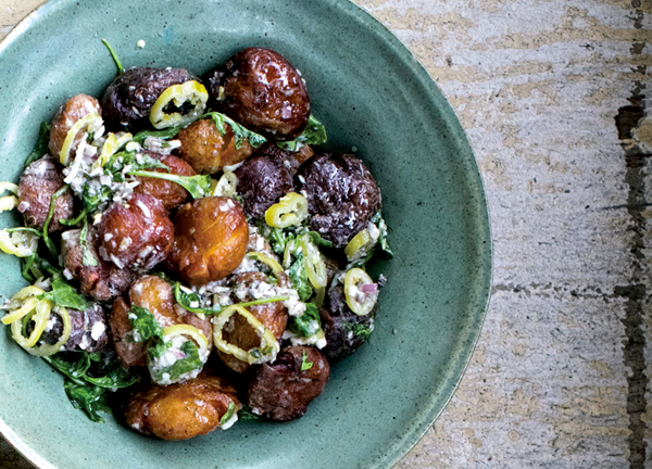 Fried potatoes with kashkaval cheese