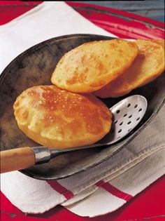 Fried puffed tortillas (Gorditas infladas)