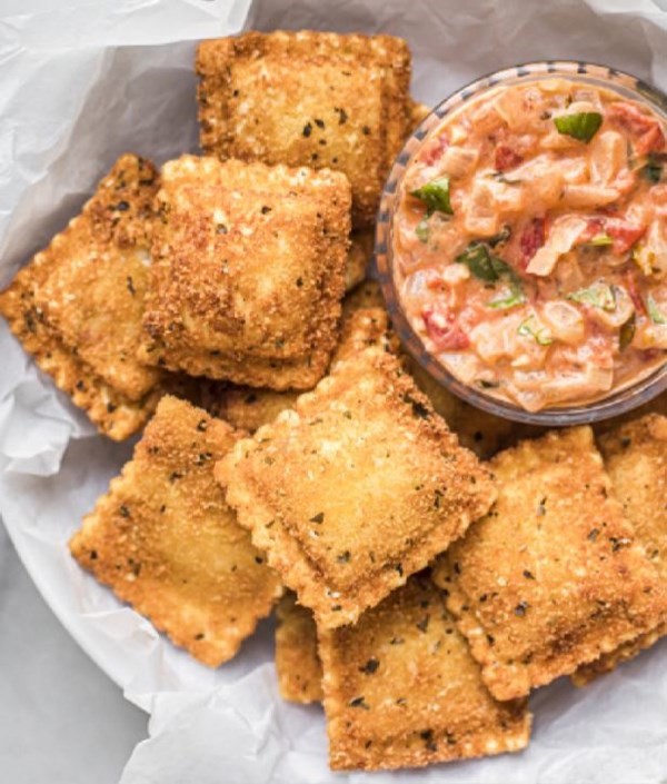 Fried ravioli with chunky marinara