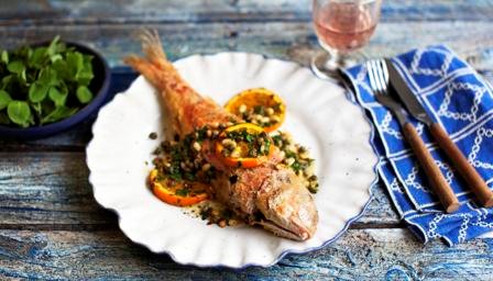 Fried red mullet with oranges & capers