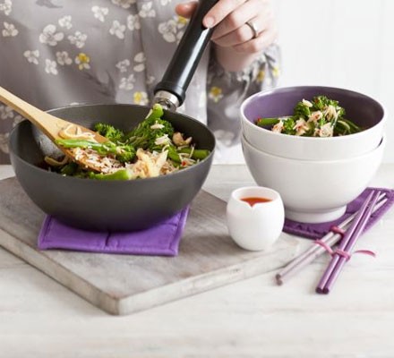 Fried rice with broccoli, egg ribbons and cashews