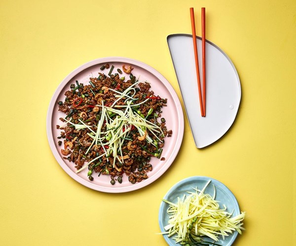 Fried rice with dried shrimp and green mango