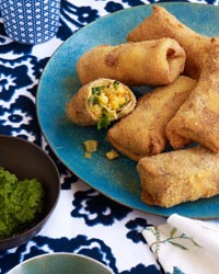Fried shrimp-stuffed crêpes