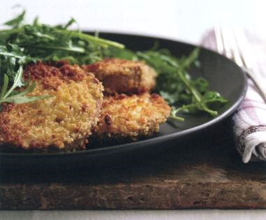 Fried smoked mozzarella (Mozzarella affumicata fritta)