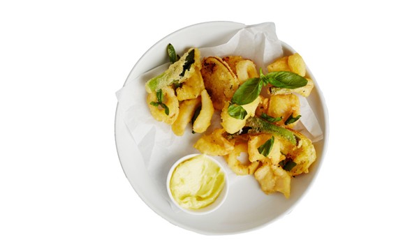Fried squid with aioli