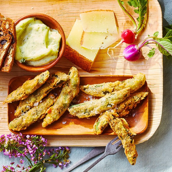 Fried sugar snap peas with tarragon aioli