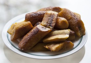 Fried sweet plantains (Platanos maduros)
