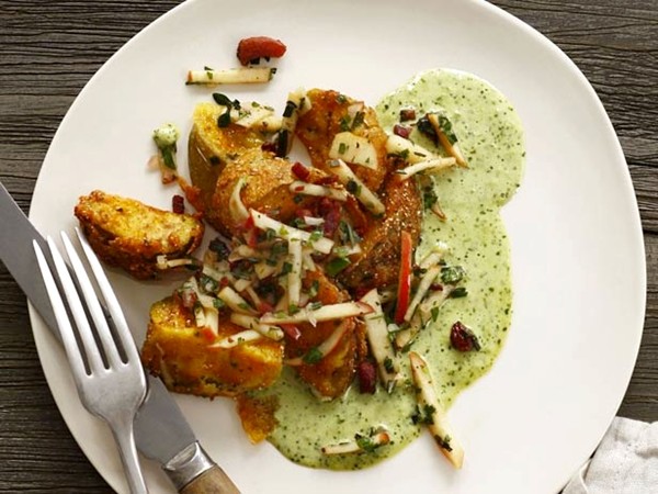 Fried tomatillos with apple and ham