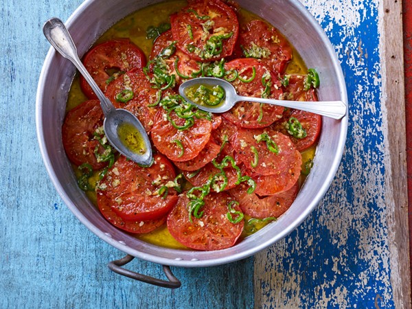 Fried tomatoes (Kalayet bandoora)